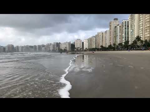 #shorts Caminhando na praia