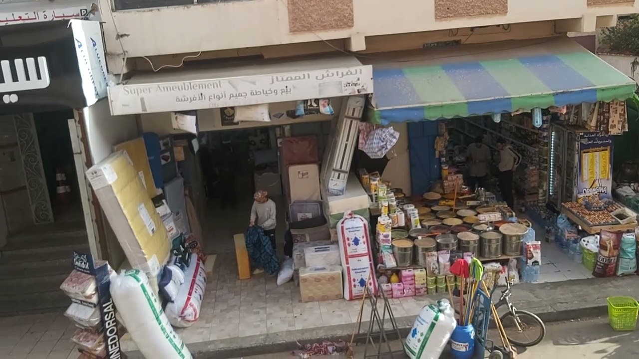 مدينه سلا حي السلام شارع 20 غشت دار حرة محافظه مساحه 100 م تمن 174 مليون 212661247058