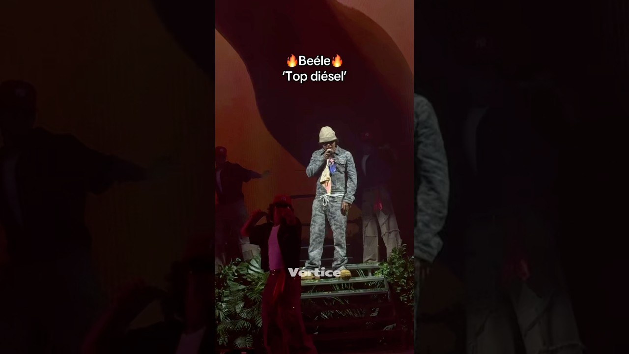 🔥🥵 Top diesel, top de cara, top princess 👑 Beéle canta en el Movistar Arena. 