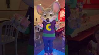 LABUBU: Jugando en Chuck e Cheese #labubu #chuckecheese #playtime #trends #shorts #yt #popmart