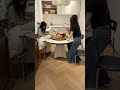 狭い部屋も広々！魔法のように変形するダイニングテーブル #インテリア #家具