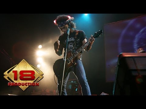 Slank - Ketinggalan Jaman (Live Konser Gowa Sulsel 31 Juli 2006)