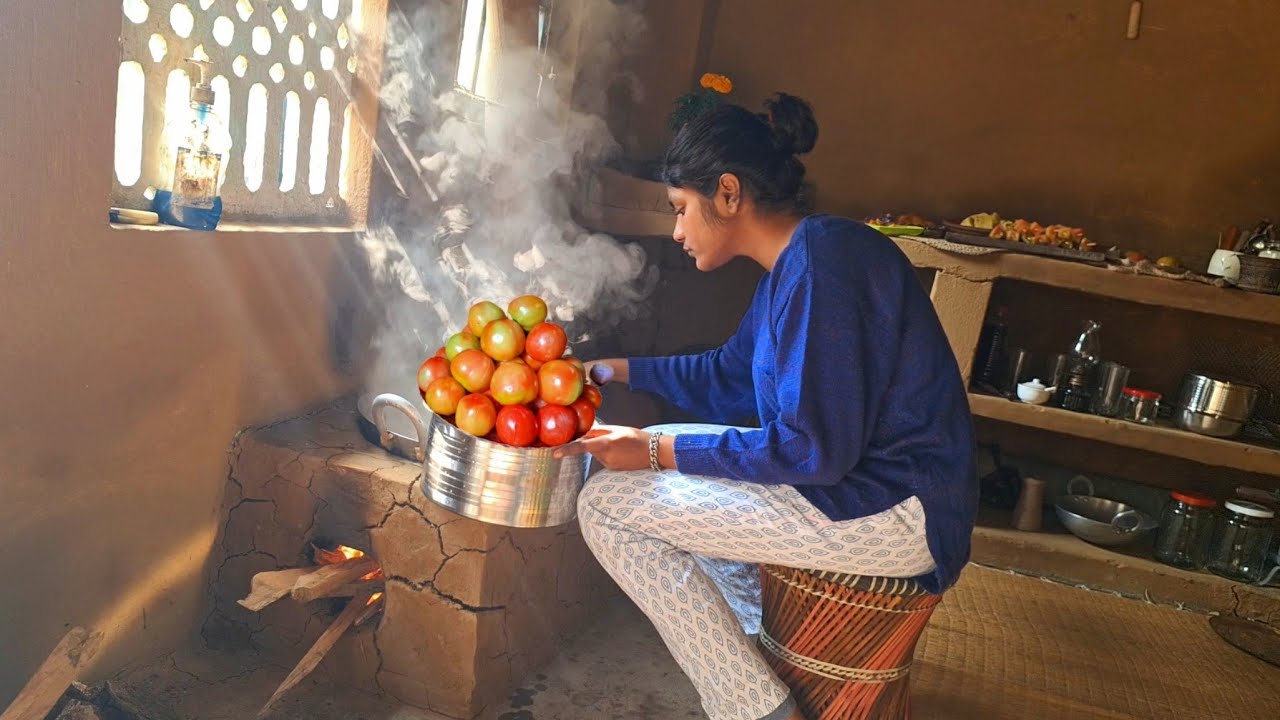 Tomatoes Source Tomato - source of many delicious foods||Various homemade dishes and ...