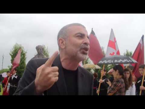 ზუგდიდში მერაბ კოსტავას ბიუსტი გაიხსნა