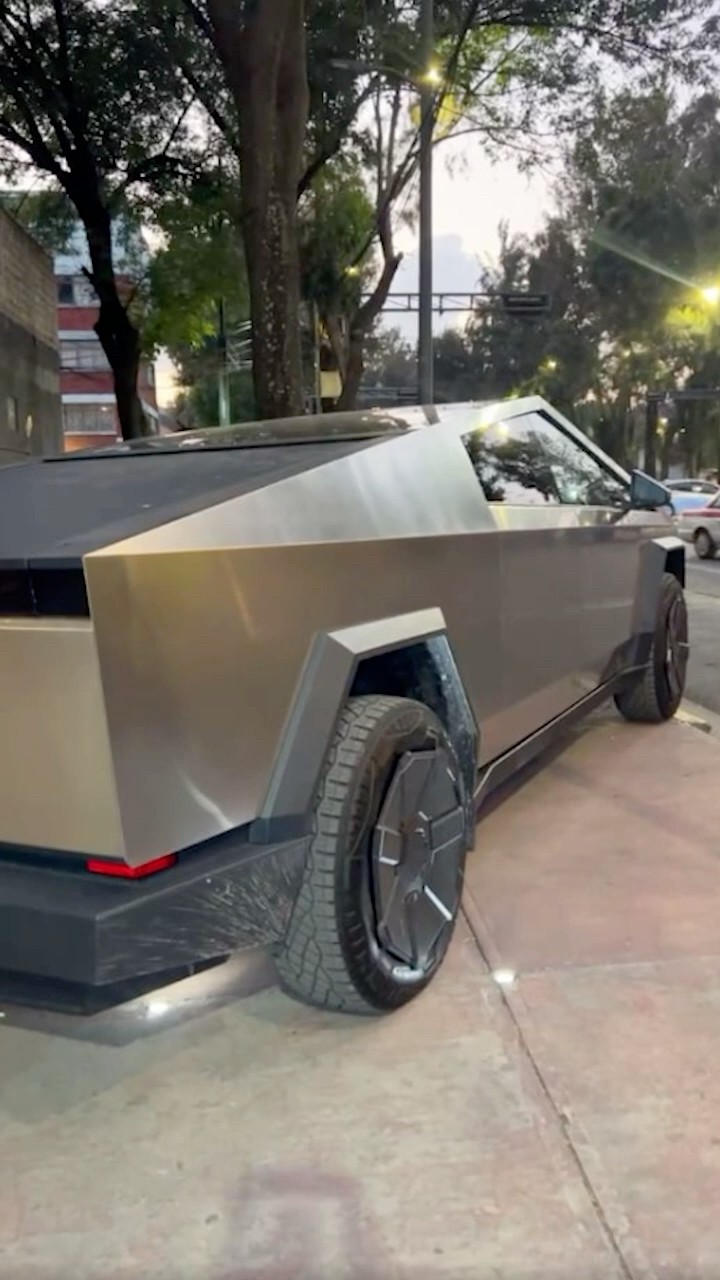 El auto de los millonarios @DulceGipsy