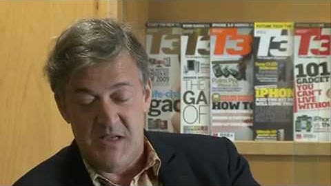 Stephen Fry says no to enhanced Twitter experience