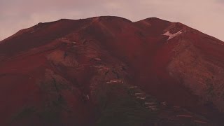 富士山 ご来光へ「光の道」