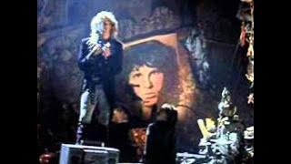 10 REASONS WHY THE LOST BOYS IS BETTER THAN TWILIGHT.....PART 1 OF MANY