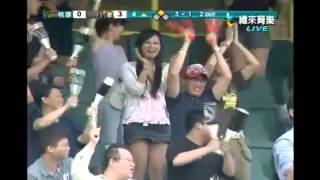 20110424 CPBL 陳金鋒兩分全壘打