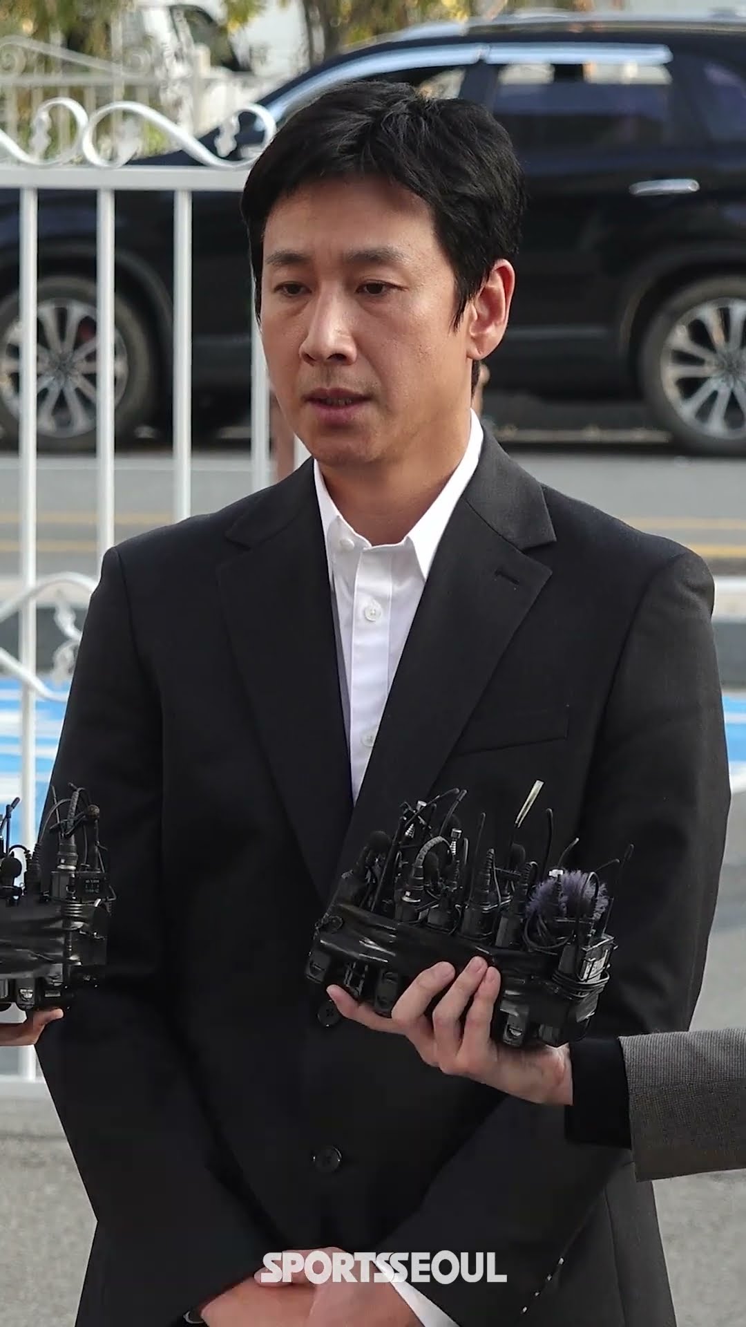 "죄송·사과드린다" 다섯 번 고개 숙인 이선균