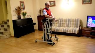 Dynamic standing frame (for paraplegics) - paraplegic walking / El  bipedestador para parapléjicos