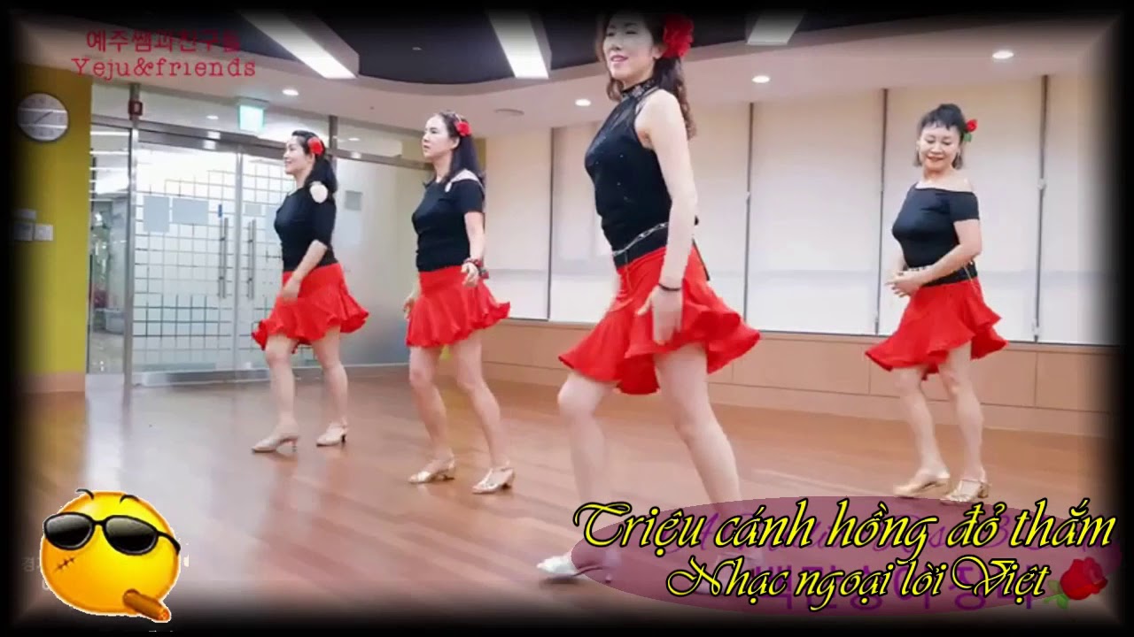 Triệu đóa hồng đỏ thắm.