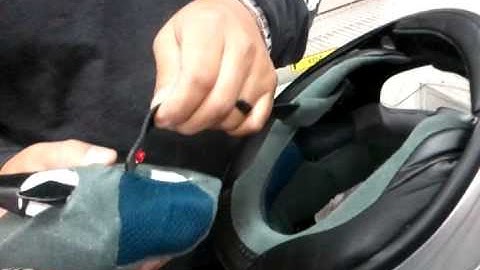 Cheek Pad Removal & Installation for Arai Vector and Vector-2 helmets