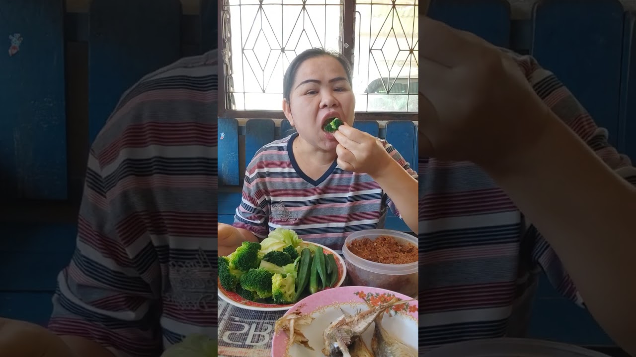 กินข้าวกับแจ่วบองย่างปลาเค็มผักบล็อคโคลี่ต้มแซ่บๆนำกันจ้า
