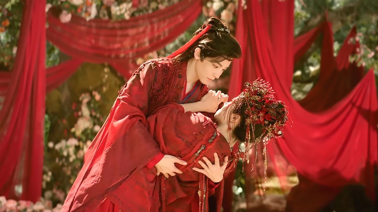 Хоть брак Золушки и Мастера был фиктивным, они были полны любви💕