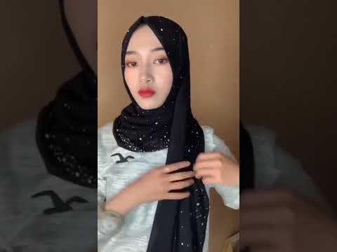 Unique  hijab with jeans outfit ideas/hijab stylish look #shorts #beautyframe #hijabtutorial