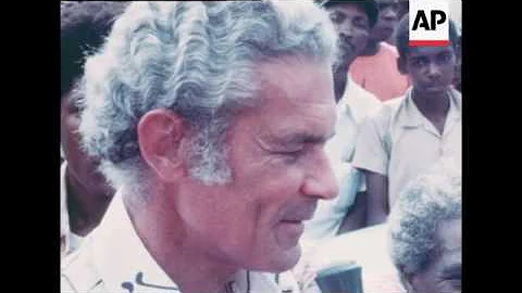 SYND 10 12 76 PRIME MINISTER MANLEY CAMPAIGNING IN...