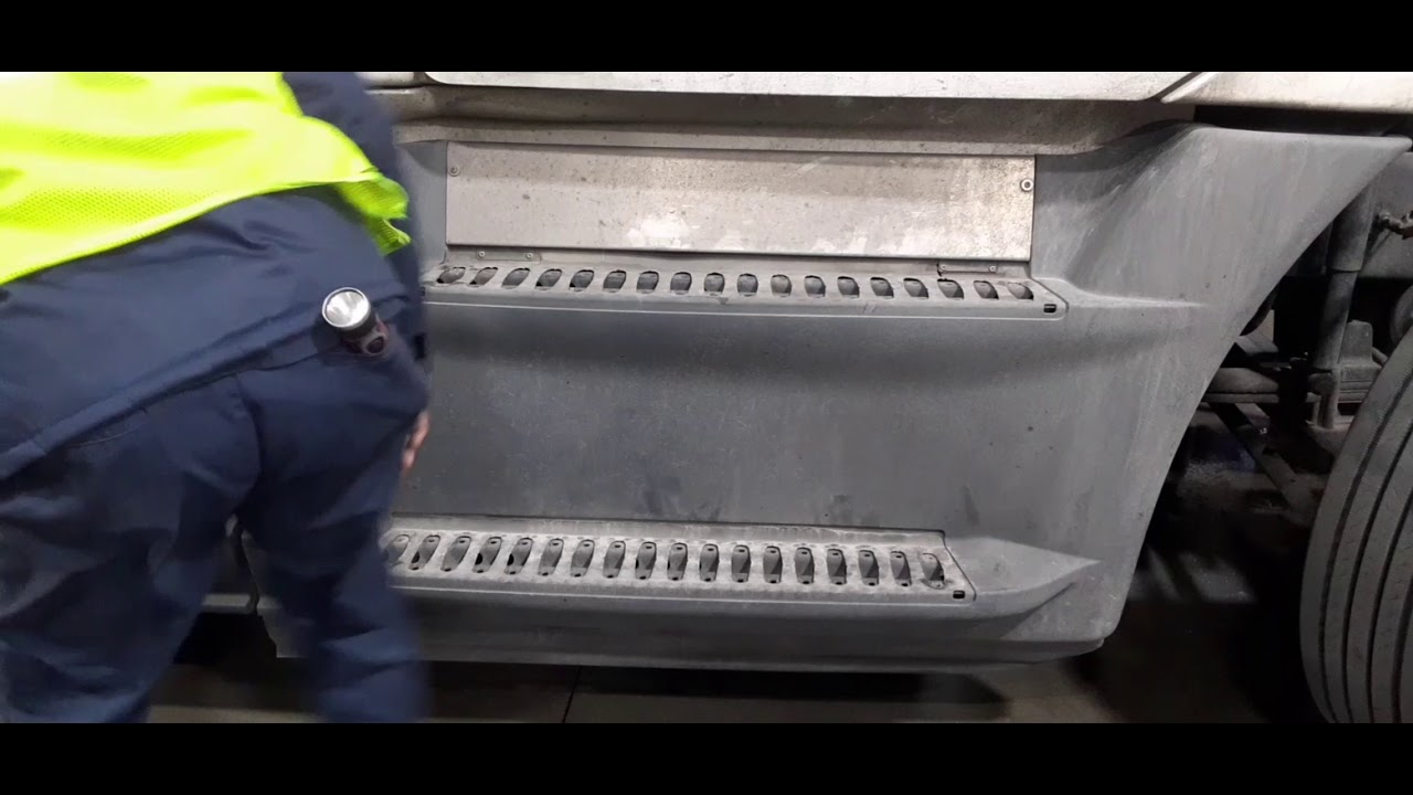 REPLACING THE WHEEL WELL on FREIGHTLINER YouTube