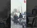 Драка водителей на дороге в Бишкеке. Милиция устанавливает участников конфликта
