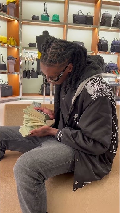 lonestar-void-counting-20-000-dollars-in-prada-store-lonestarvoid