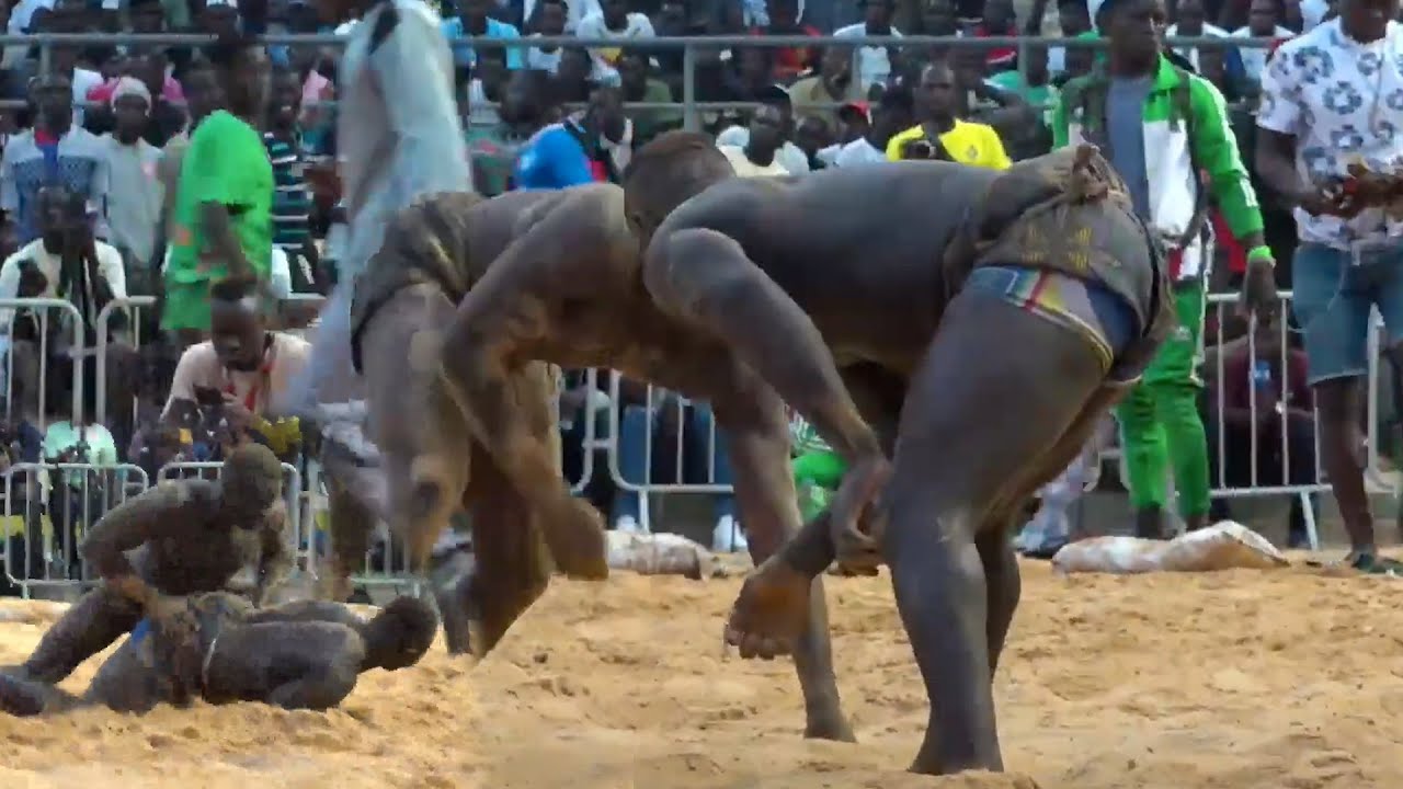 Ngor Niakh élimine Ndiol Sana d'une prise venue d'ailleurs : extraordinaire !