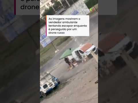 Drone persegue vendedor em mercado, explode e lança homem contra veículo na Ucrânia #shorts