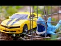 Bumblebee, Megatron vs Optimus Prime Fishing Transformers Stopmotion - Lego Robot Shark Attack!