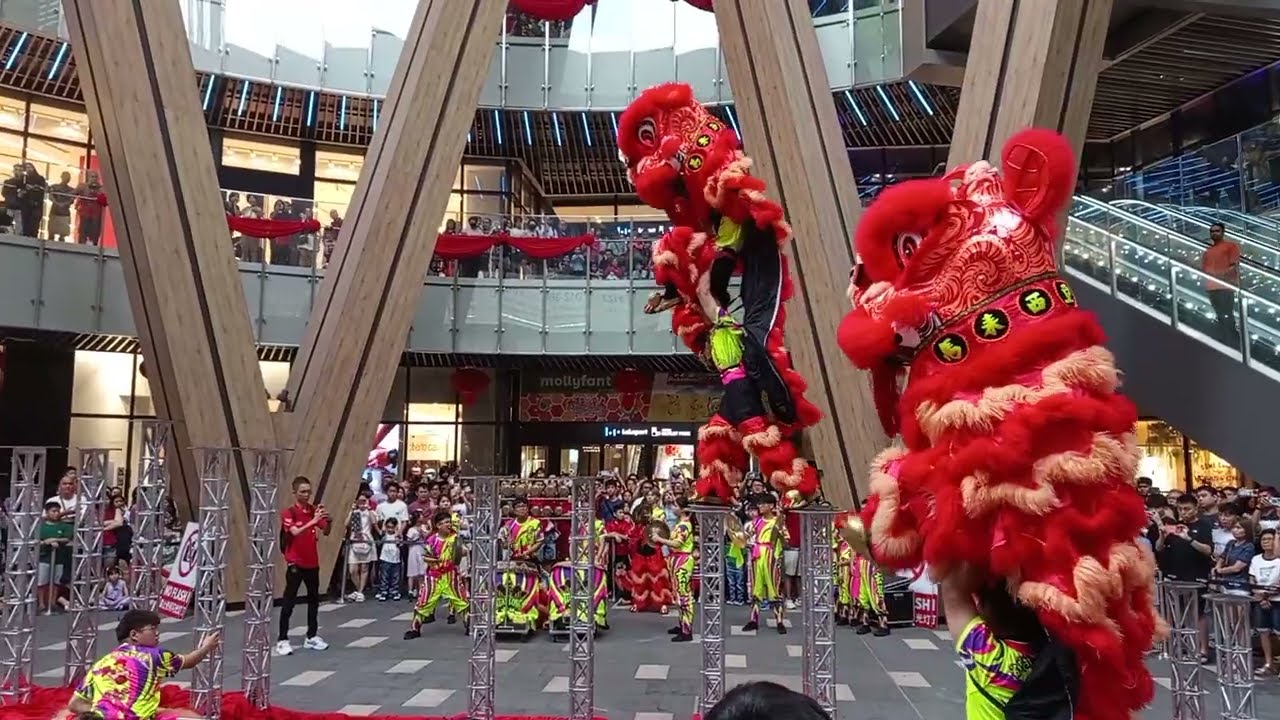 Acrobatic Lion Dance at LaLaport BBCC KL (Chinese New Year 2026 - Kuala Lumpur, Malaysia)