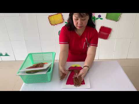 Hoạt động Kỹ năng sống: Tết tóc cho bé của cô Vân Trang, giáo viên lớp Chồi 1 Trường Mầm non 2
