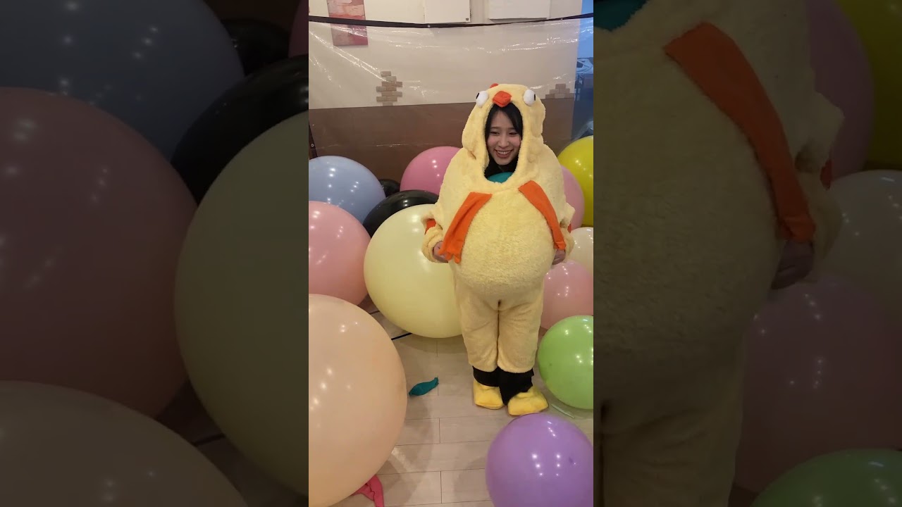 風船が突然ぱんっと割れて、ちょっと驚きました The balloon suddenly popped, and it startled me a little.