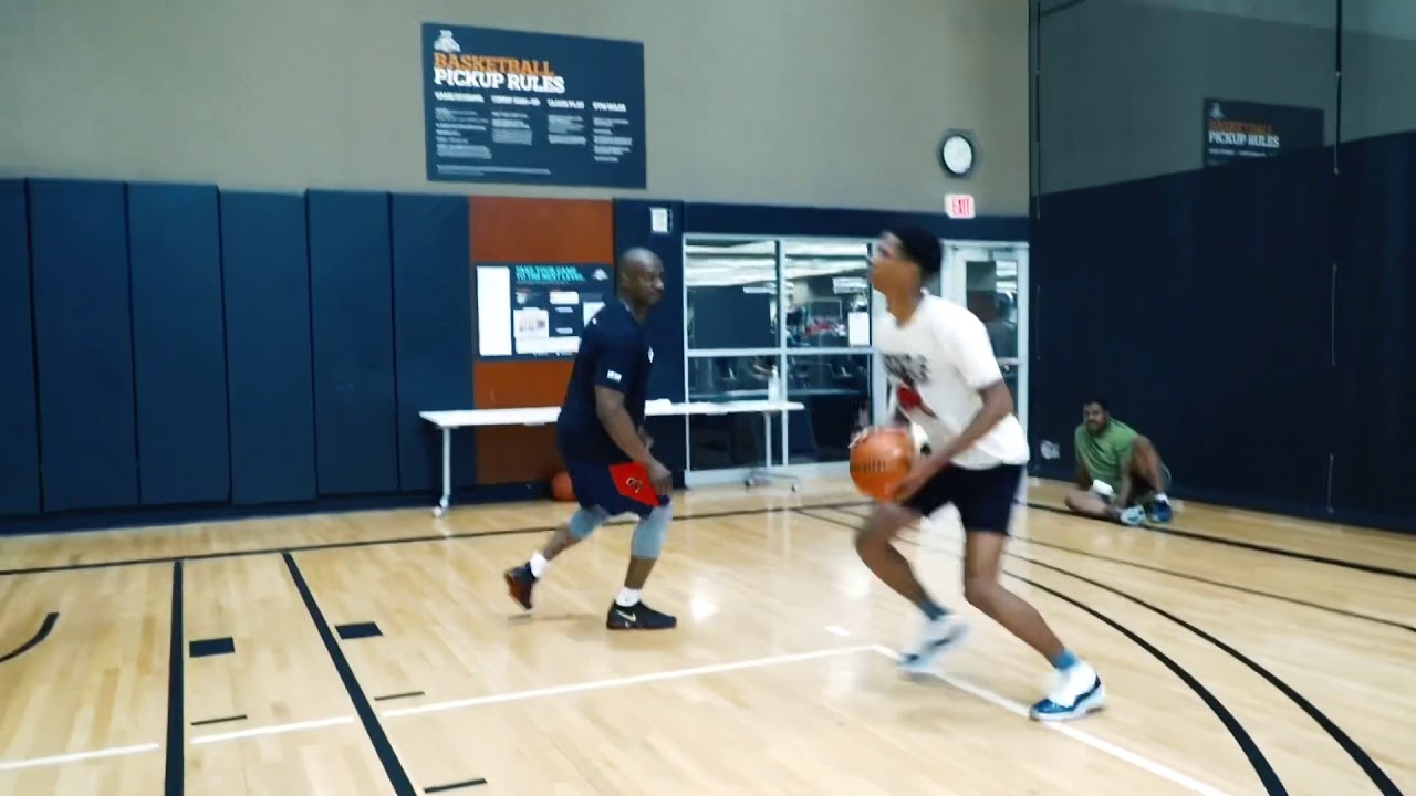 ⁣UGIS basketball training with college player Wayne Bristol