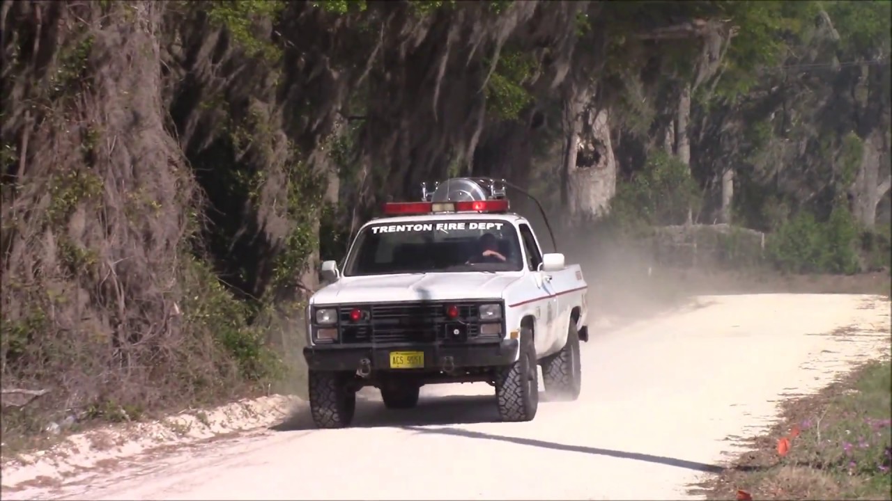 TRENTON VOLUNTEER FIRE RESCUE BRUSH 25 RESPONDING CODE 3!!! YouTube