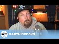 Capture de la vidéo Garth Brooks Shares The Differences In Writing "That Summer" & "She's Tired Of Boys" | Siriusxm