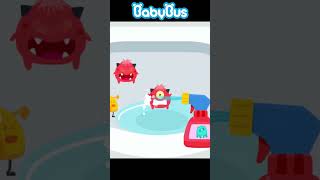 It's toilet cleaning time!#BabyBus #Panda Games #Baby Panda' s House Cleaning screenshot 5