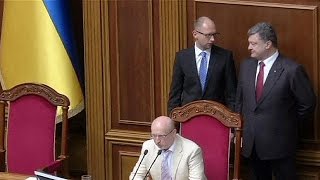 Ukraine: Poroshenko backs Yatsenyuk for new term as PM
