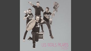 Video thumbnail of "Les Fatals Picards - Le retour à la terre (live)"
