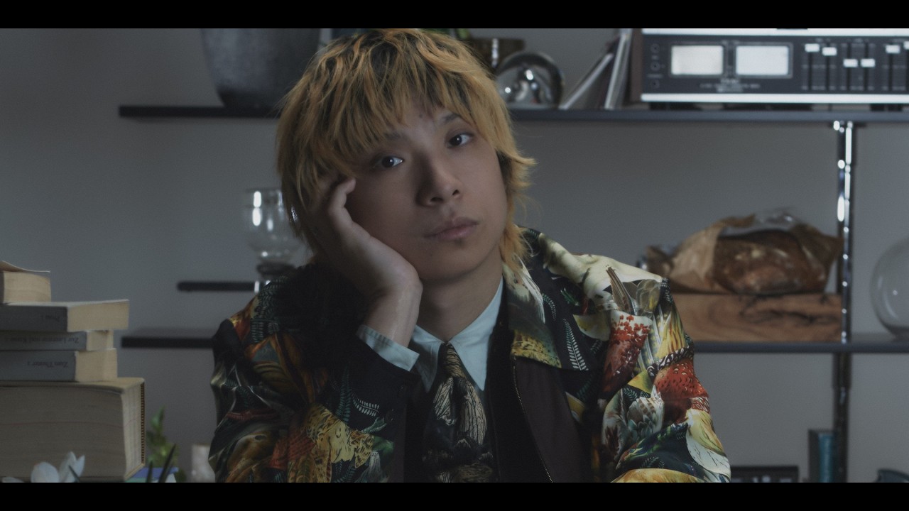 天と地、双方からの視点で──尾崎世界観が見せる創造の宇宙｜ Esquire Japan