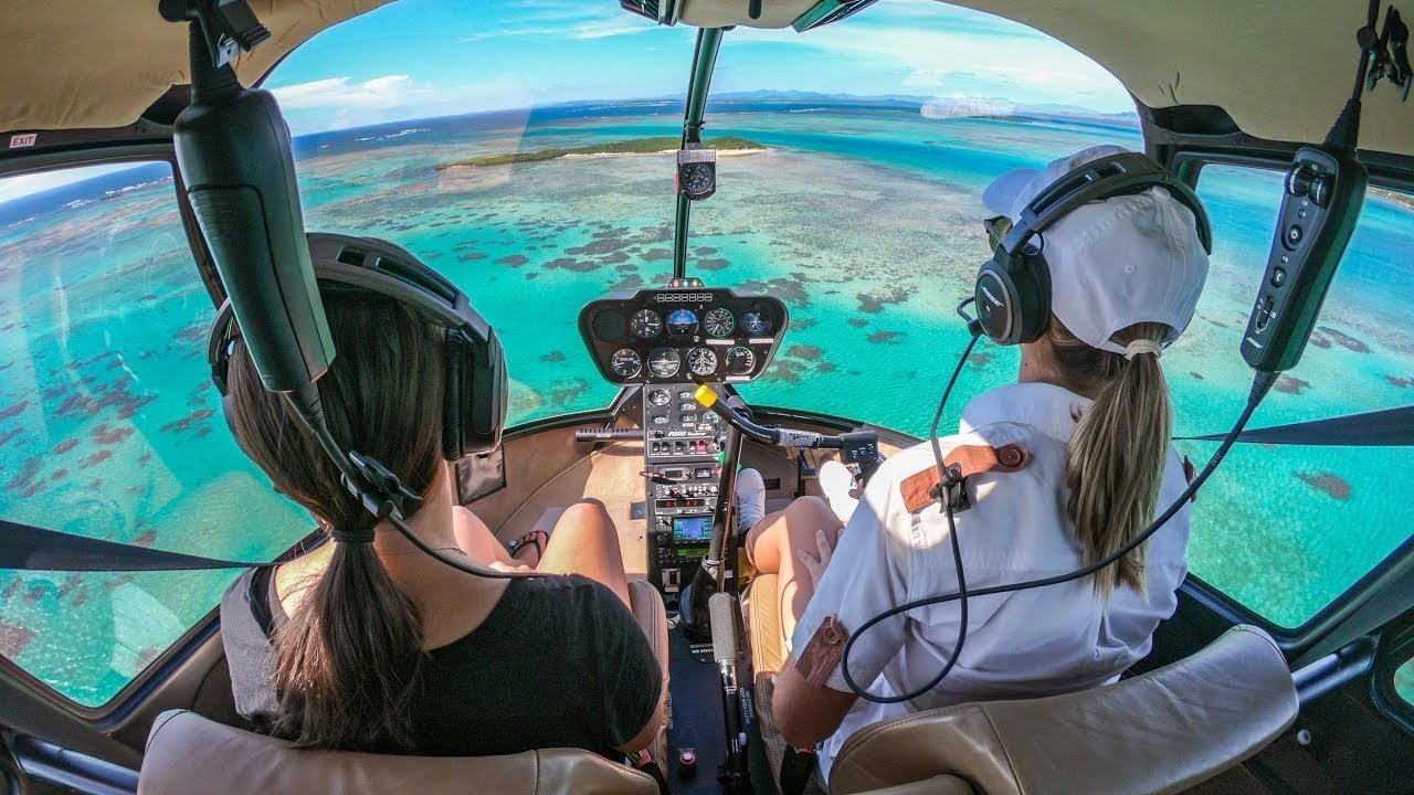 ⁣SPECTACULAR helicopter flight to the most luxurious hotel on the planet!