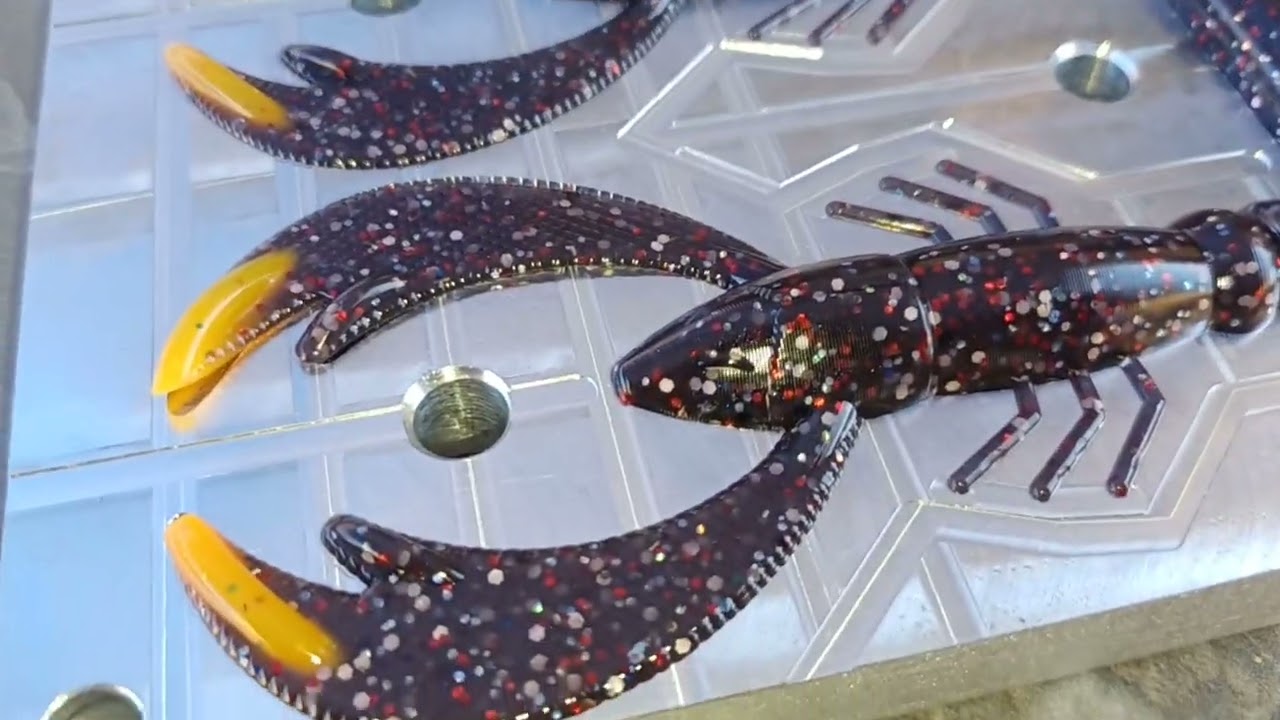 Craws and Ned Craws and Angle Ribed Stickbait. Unos baits de ayer. Some pours from Yesterday.