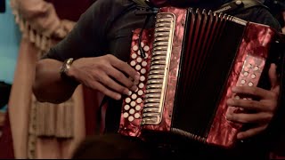 Miniatura de vídeo de "Gilberto Daza - 4 Palabras - MomentosGD #1"