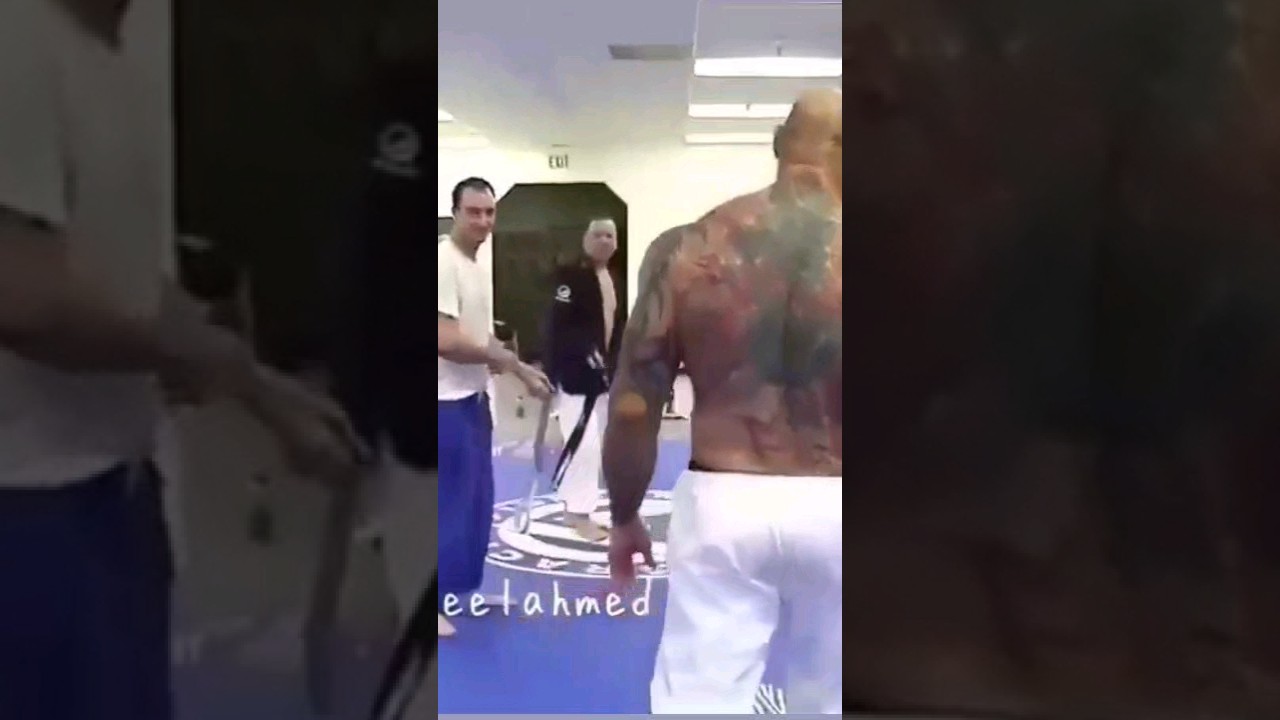 Dave used to be a bouncer: What to Do When 289 lbs Muscled Hunk Dave  Bautista Tries to Choke You Out? Jiu-Jitsu Black Belt Effortlessly Slams  the Marvel Star - FandomWire