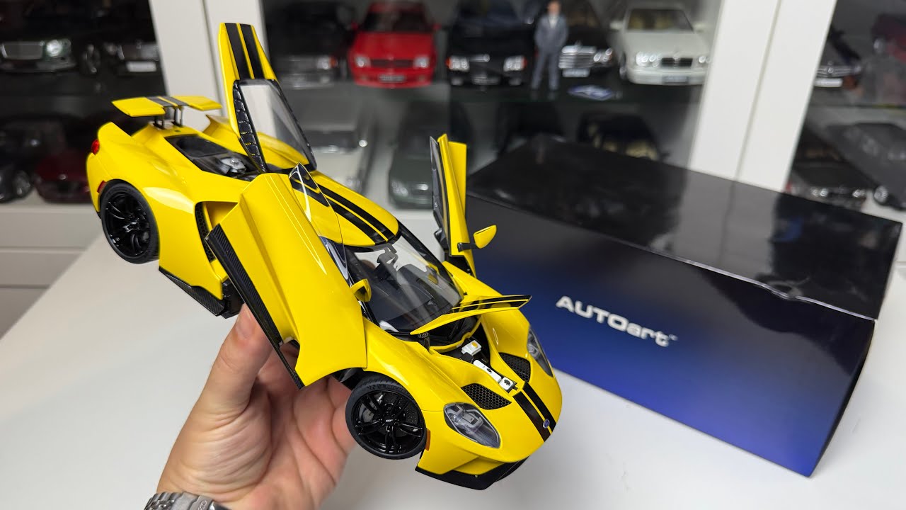 1:18 Ford GT - Autoart (Unboxing) - YouTube
