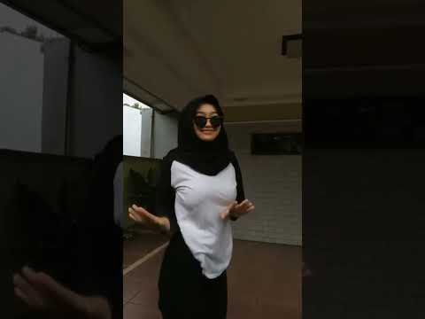 cewek hijab goyang pargoy #shorts #ytshorts #viral #viralshorts #foryou #foryoupage #fyp