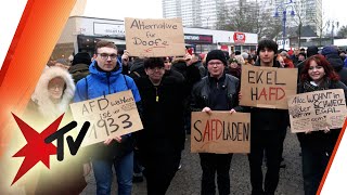 Nach Geheimtreffen mit Rechtsextremisten: Unterwegs auf den Demos | stern TV