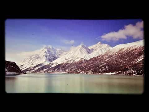 Video: Astra è Una Straniera Delle Montagne Alpine. Riproduzione