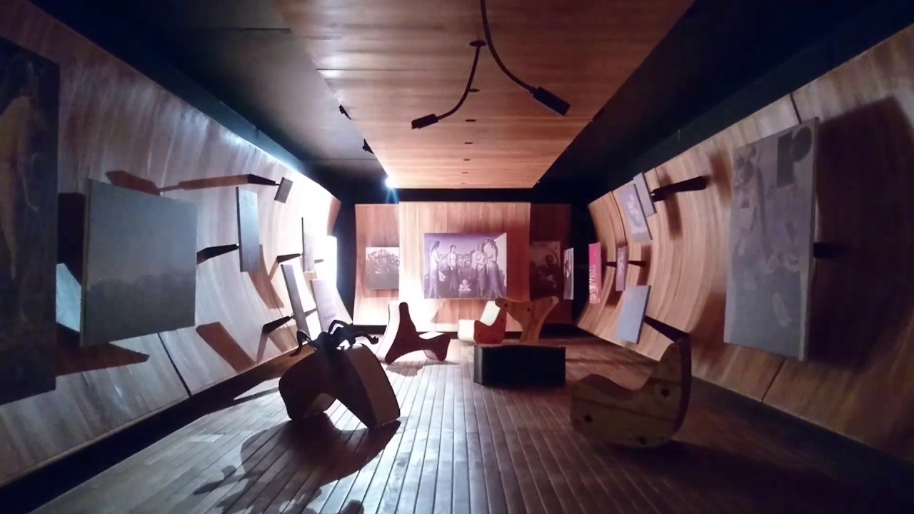 フリードリッヒ・キースラー 建築 1890–1965 Friedrich Kiesler, Surrealist Gallery, Art of This Century - YouTube