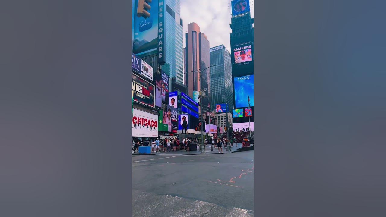 "Mesmerizing Views: Time-lapse of New York Times Square's Stunning Skyline"