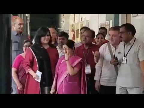 lok-sabha-elections-2019:-sushma-swaraj,-sonia-gandhi,-rahul-gandhi-after-voting-in-delhi-...