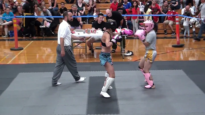 Santa Cruz Fight Club 2 bout 10 Jessica Locke vs E...