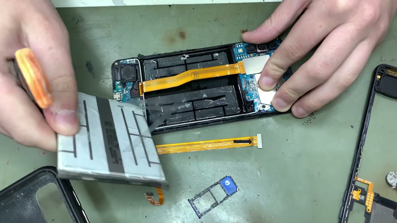 Замена аккумулятора на Samsung Galaxy A7(2018) - YouTube